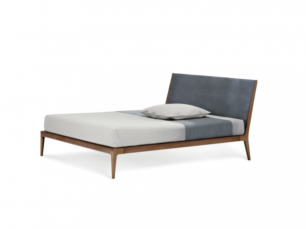 BRAD bed by STUDIO CC.