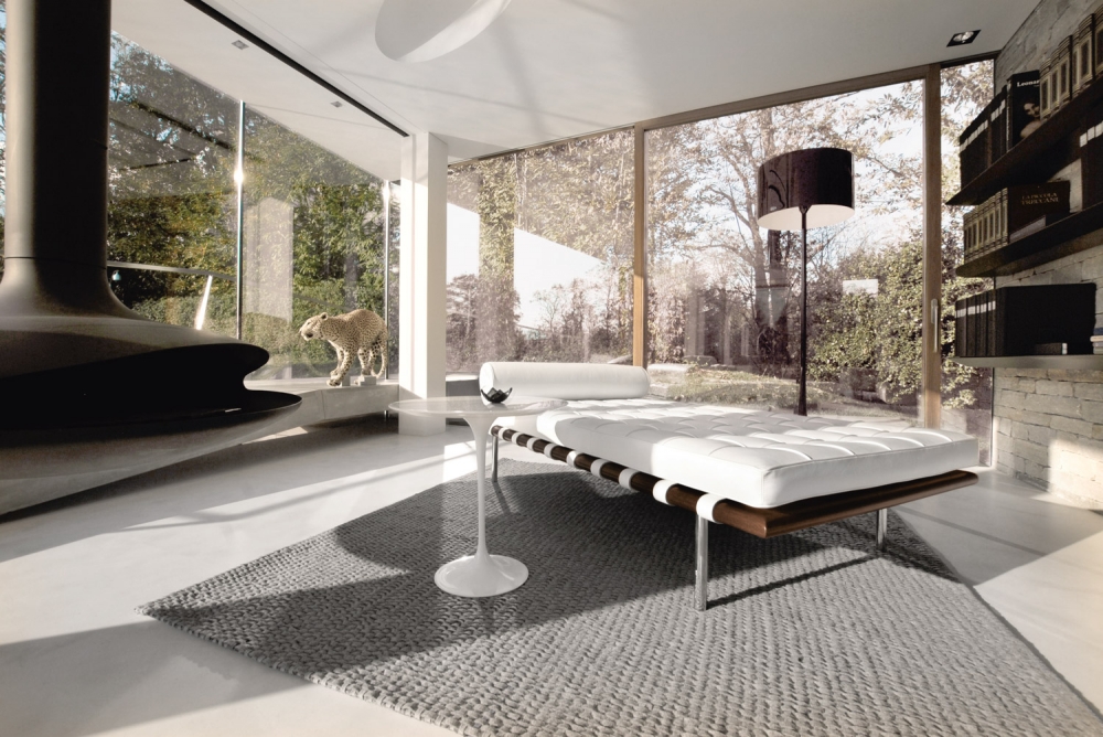 BARCELONA¬Æ COUCH BY LUDWIG MIES VAN DER ROHE 1930