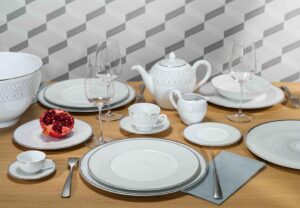 PORCELAIN TABLEWARE PALACE