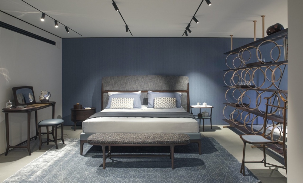 TOMORROW MORNING bed, ANDA bedside table, PETIT MATIN low table by RODOROTEA dressiBERTO LAZZERONI