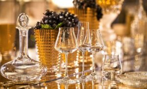 CH√ÇTEAU Baccarat degustation set.