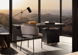 Writing desk CARSON - designer RODOLFO DORDONI; chair FIL NOIR - designer CHRISTOPHE DELCOURT