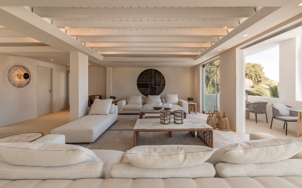 FREEMAN SEATING ELEMENTS -MYKONOS LUXURIOUS 5-STAR HOTEL DESIGNED BY FIVOS ARCHITECTURE AND INTERIOR DESIGN STUDIO.