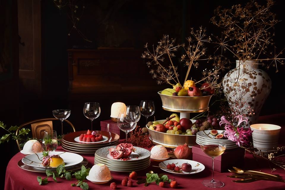 FESTIVE TABLE BY NATHALIE ROZE