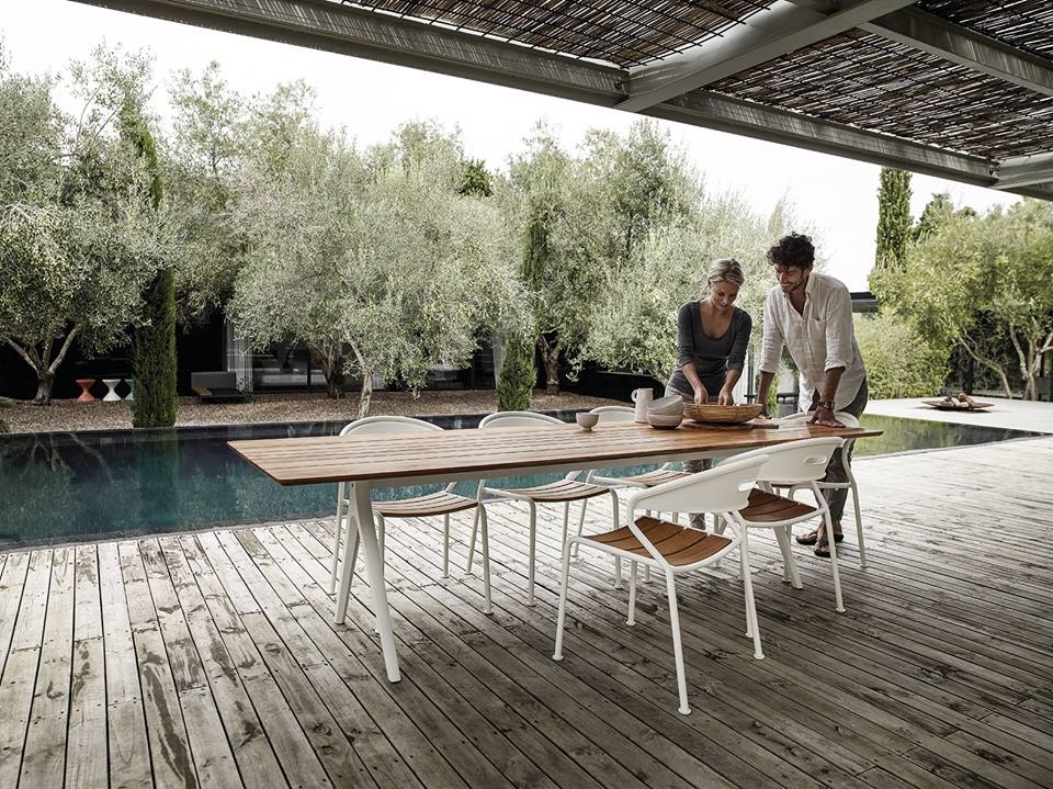 Dining table SPLIT, dining chair CURVE - designer HENRIK PEDERSEN