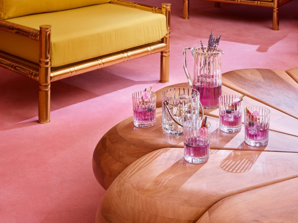 HARMONIE ON THE ROCKS. HARMONIE collection: a tribute to a beautiful summer.  For those favorite ¬´ on the rocks ¬ª cocktails, Baccarat has created a suite of four HARMONIE tumblers accompanied by a crystal ice bucket. The must-have set to serve your preferred drinks ice-cool. This box contains 4 HARMONIE tumblers  and a HARMONIE ice bucket.