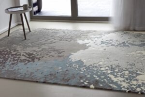 WOOL RUG CRAZED