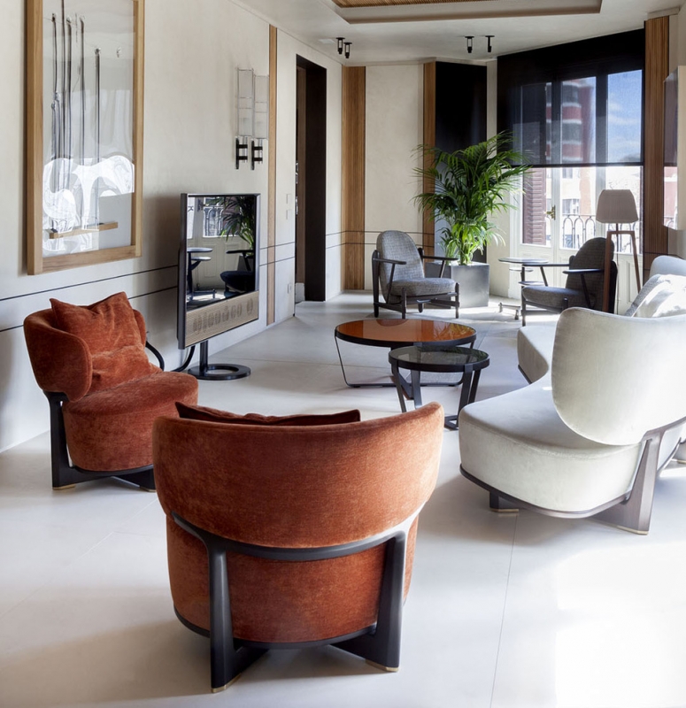 Designer's innovative ideas meets the craftmanship of CECCOTTI COLLEZIONI, giving life to some products with a lot of personality that never gets old.