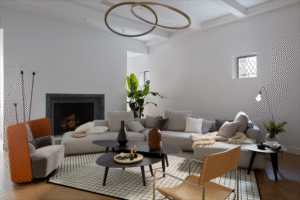 In collaboration with designer PAOLO LOMAZZI, Zanotta has reissued the famous cocoon armchair with three overlapping cushions, designed in 1984 by the BY DE PAS, D'URBINO, LOMAZZI TRIO, updating its shape and materials. CAMPIELLO + is a swivel armchair ideal for residential and commercial spaces, characterised by a rigid, curved and wide backrest that envelops and protects, offering privacy and comfort-