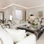 LIVING ROOM IN PRIVATE RESIDENCE IN LONDON BY GREEN & MINGARELLI.