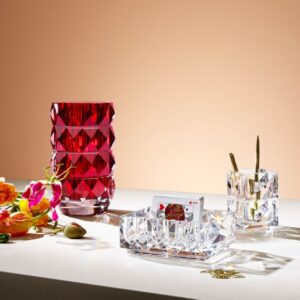 LOUXOR ROUND vase by THOMAS BASTIDE.Red, the color of passion and seduction. The round red LOUXOR vase turns each bouquet into a dazzling composition.