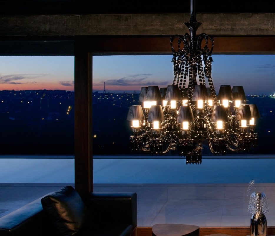 Crystal chandelier 24 lights Z√âNITH NOIR - designer PHILIPPE STARCK. Available in 2 sizes and the number of lights ranges  from 6 to 24.