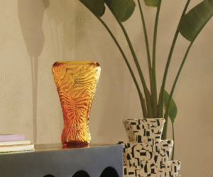 TIGRE vase, amber crystal.