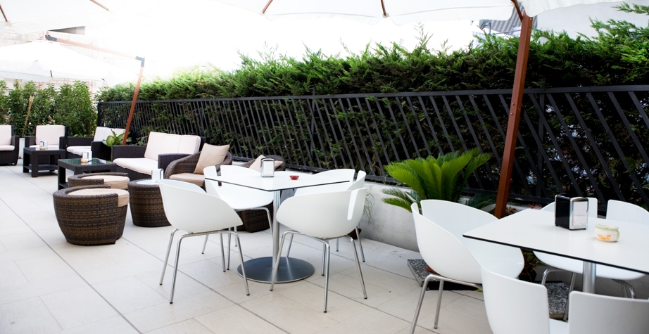 FJORD CHAIR  BY PATRICIA URQUIOLA, 2002 - AUT AUT SALERNO, ITALY, 2009