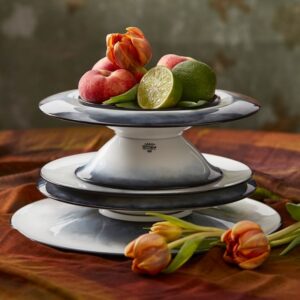 French designer CONSTANCE GUISSET, founder of her own studio in Paris, always looked for balance between ergonomics, delicacy and imagination. While designing the ether motif, CONSTANCE aimed to create a unique culinary experience: the graphic design evaporates in the mingling of light and shadow, framing the plates.