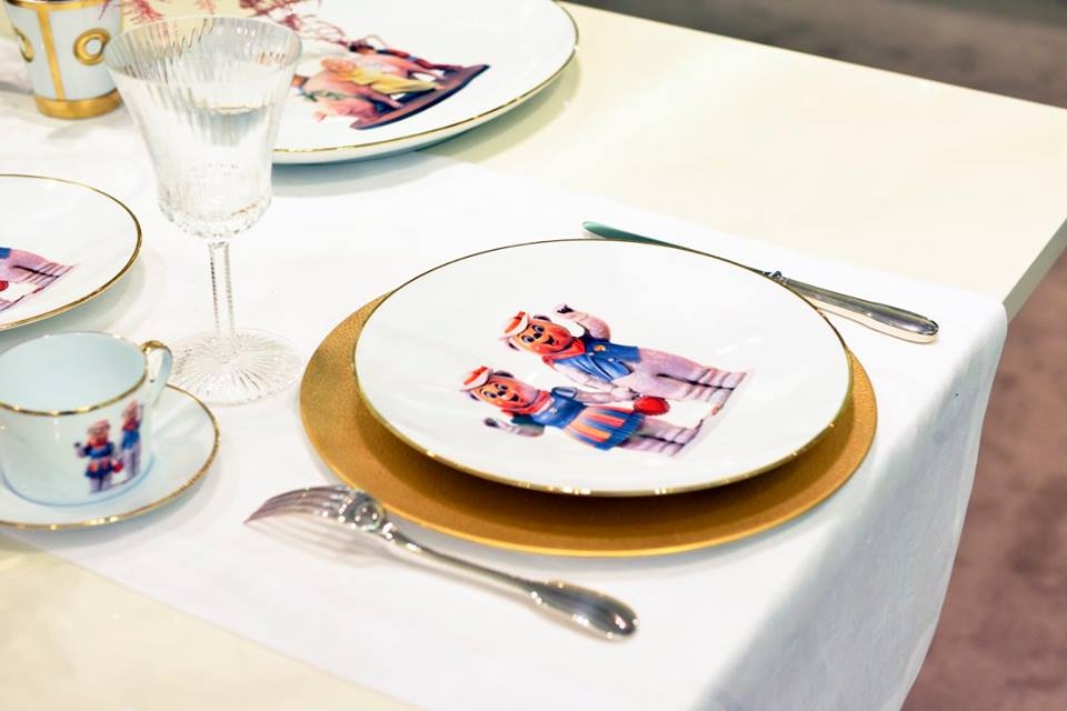 PORCELAIN TABLEWARE BANALITY SERIES - DESIGNER JEFF KOONS