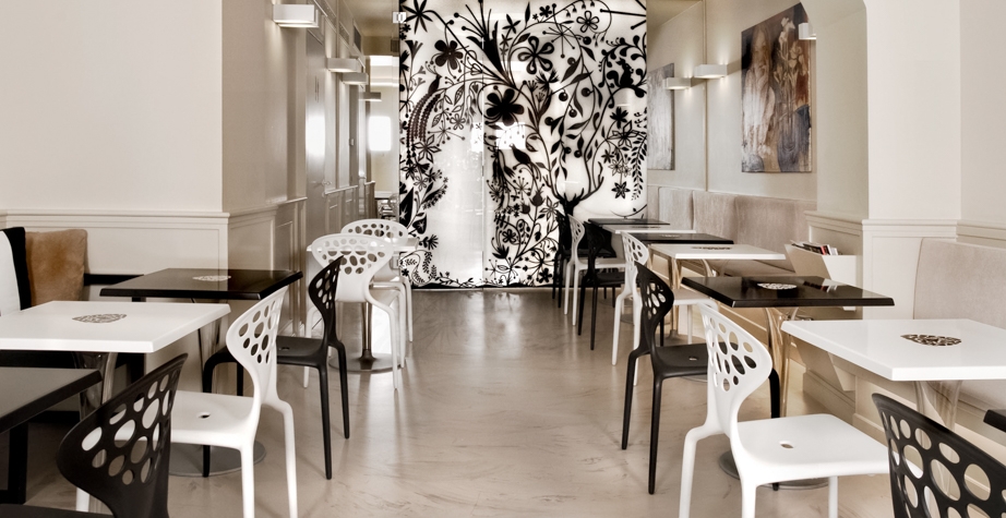 SUPERNATURAL CHAIR BY ROSS LOVEGROVE - BAR GRIFO ARSIGNANO, ITALY, 2010  INTERIORS: SEBASTIANO ZILIO E ANDREA TALLERICO PHOTO CREDIT: GIUSEPPE DILANI