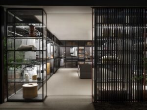 STORAGE WORDROBE SYSTEM by PIERO LISSONI + CRS PORRO.As the epitome of PORRO‚Äôs customisation abilities, Storage experiments with an unprecedented freedom of combination. The finishes of the frame and metal parts, until now strictly tone-on-tone, are mixed: extra-light white ash surfaces are juxtaposed with dark metal elements with unpredictable results, without fear of daring and lighting up the atmosphere with an interplay of surprising contrasts.