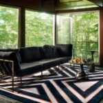 AKIMBO I RUG OF 91 % WOOL AND 9 % SILK BY EDWARD FIELDS