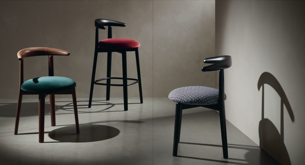 CARINZIA chair designed by PAOLO LUCIDI and LUCA PEVERE.