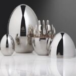 A decorative piece with a compact shape, MOOD by Christofle is a streamlined, comtemporary and universal statement, in a silver-plated service for six. MOOD by Christofle brings to the table the promise of conviviality and moments to remember.
