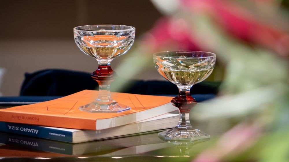 The star of glasses and the glass of the stars, the HARCOURT champagne coupe embodies   Baccarat 's know-how and glamorous art of living.