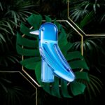 FAUNACRYSTOPOLIS BLUE BIRD. The BLUE BIRD perfectly embodies the creative talent of JAIME HAYON. A mixture of poetry, vision and precise work on the material. Perched on its legs transformed into a pedestal, the little animal seduces with its pure lines carved from a single block of crystal. A detail makes all the difference: bevels cut in the material draw the wings and create reflections of light. The charm of minimalism by JAIME HAYON.