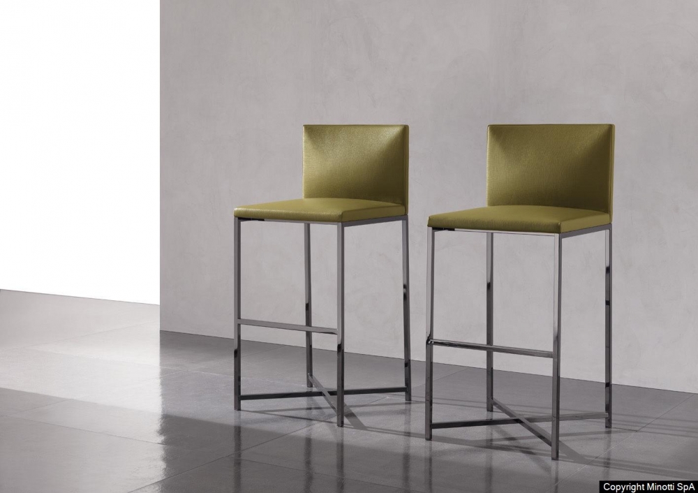 FLYNT STOOL by RODOLFO DORDONI