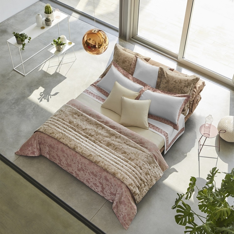 BOUQUET & ROMANTIC AUREA SPRING/ SUMMER 2018 COLLECTION