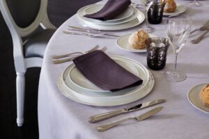 Silver plated flatware collection PERLES, porcelain plates VERTIGO - DESIGNER ANDR√âE PUTMAN, wine glasses ALBI, water glass KAWALI.