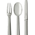 CHANTACO cutlery collection. In a constant quest for new forms, JEAN PUIFORCAT  was inspired by his research on the Golden Ratio, as well as the sculptural techniques he developed in his workshop on the Basque coast. In the silver-plated CHANTACO model, he ingeniously combined the languages of volume and light by decorating the handles of the cutlery with two broad symmetrical flutes. A modern, elegant neo-Basque flatware.