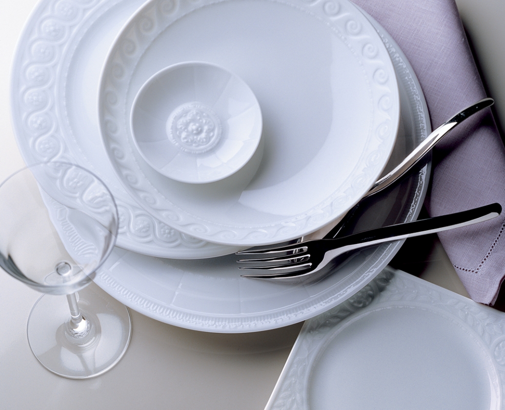 PORCELAIN TABLEWARE LOUVRE