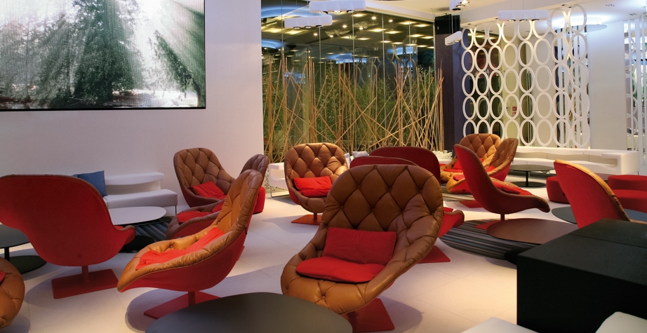 LOWSEAT SYSTEM AND BOHEMIAN ARMCHAIR BY PATRICIA URQUIOLA - PLAZA BAR ZAGREB, CROATIA, 2010  ARCHITECTURE: DUJE KALITERNA, KALITERNA ACHITEKTURA D.O.O PHOTO CREDIT: DU≈†AN VLAOVIƒÜ