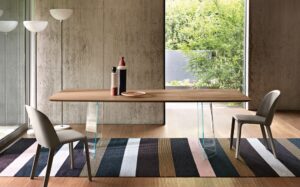 PLIƒí TABLE IN CURVED GLASS BY STUDIO KLASS