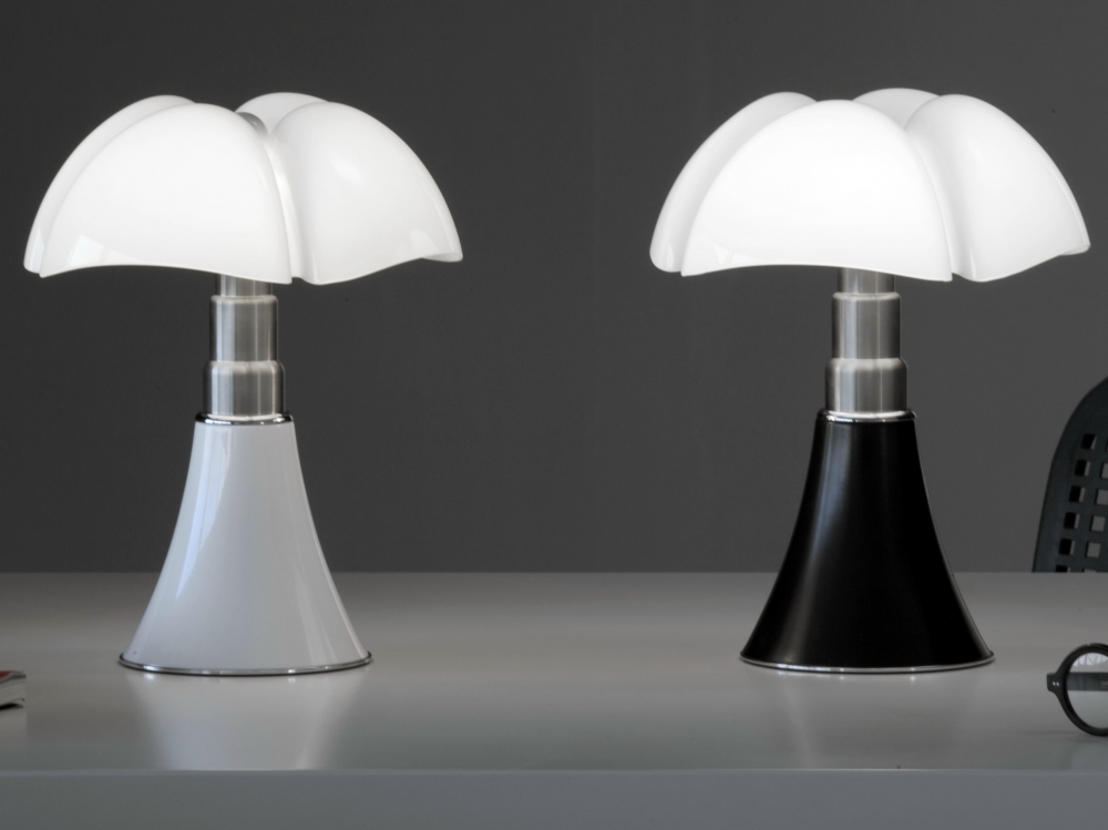 Table lamps PIPISTRELLO - designer GAE AULENTI