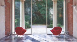 ROSE chair BY MASANORI UMEDA. The singularity of forms, hidden beneath the gracious appearance, reveals some prodigious manufacturing skill.