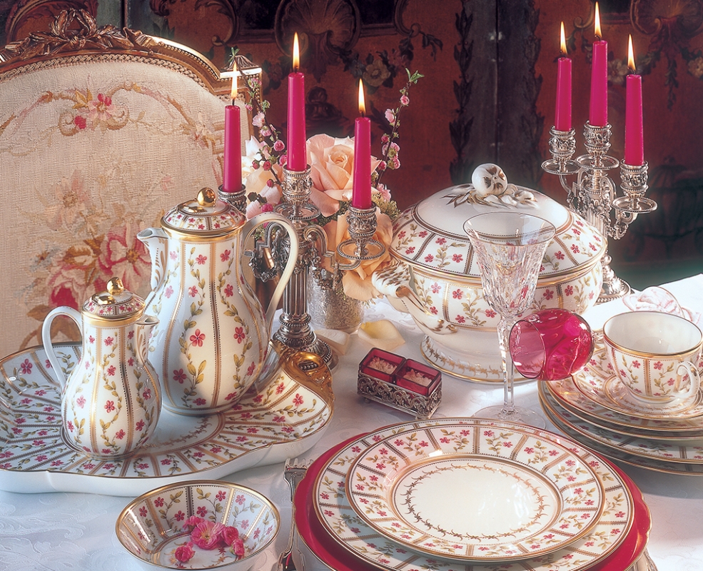 BERNARDAUD ROYALE - HISTORICAL PORCELAIN TABLEWARE ROSERAIE