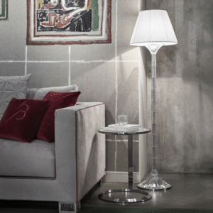 Created by Mathias, the Mille Nuits reading lamp honors the crystal, beveled along the entire length of the base. The Mille Nuits floor reading lamp uses the same aesthetic timeless vocabulary than the chandeliers, candelabra and wall units of the collection. Baroque and modern at the same time, it decorates elegantly bedrooms, living rooms or desk spaces.