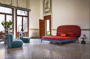 SHIKO MAGNUM designed by E-ggs. SHIKO is a ritual exercise performed by sumo wrestlers, which involves lifting the legs and stomping hard on the floor to chase away evil spirits. Like that ritual, we have designed a bed that evokes a sense of solidity and safety. Its strength lies in the softness of its headboard.