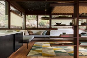 CACTUS FLOWER I RUG OF 47% WOOL, 42% BERBER WOOL AND 11% DULL SILK BY EDWARD FIELDS