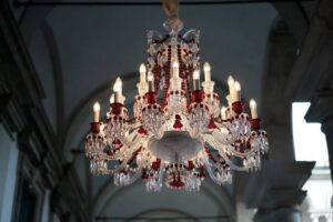 Crystal chandelier 24 lights Z√âNITH clear and red.The number of lights ranges widely, from 6 to 48.