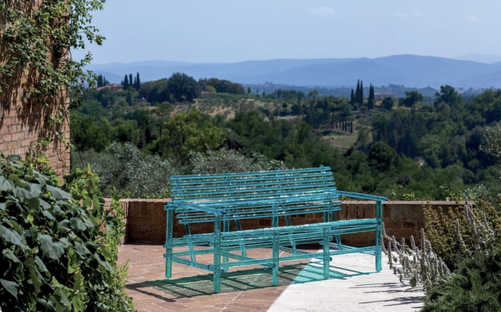 A'MARE collection  designed by  JACOPO FOGGINI.The  structure is elementary but at the same time very refined. The transparency and the reflectance of this material are the main characteristics of the product that if immersed in water disappears, if hit by sunlight or other light sources from certain angles, it can lit up with endless shades.
