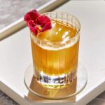 HARMONIE glass with OCTOGONE tray. Baccarat, harmonising color, craft, and cocktail culture.