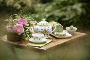 TRIANON collection. The TRIANON collection evokes the intimate elegance of the Petit Trianon at Versailles. Featuring neoclassical motifs, delicate reliefs, and graceful architectural lines, TRIANON porcelain captures aristocratic refinement and understated luxury. Designed for both functional use and decorative display, it embodies timeless French elegance.